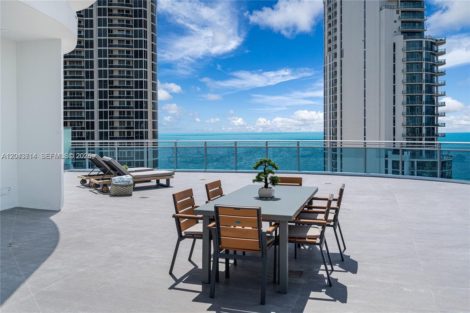 17550 Collins Ave PH1 photo 4