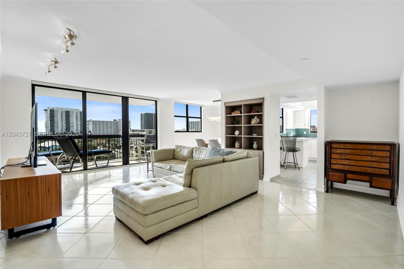 2900 NE 14th St Cswy 808 photo 10