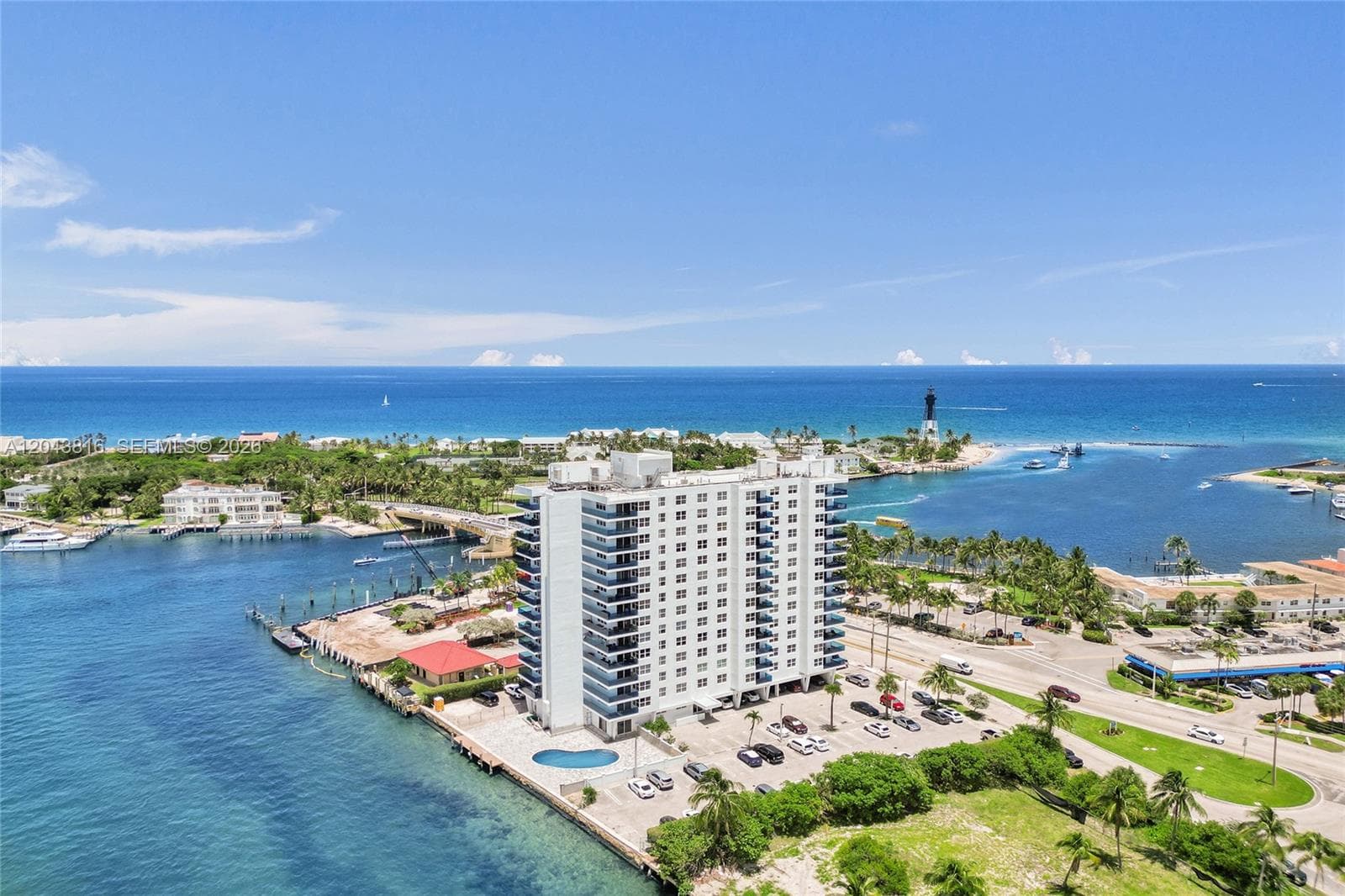 2639 N Riverside Dr #206 1