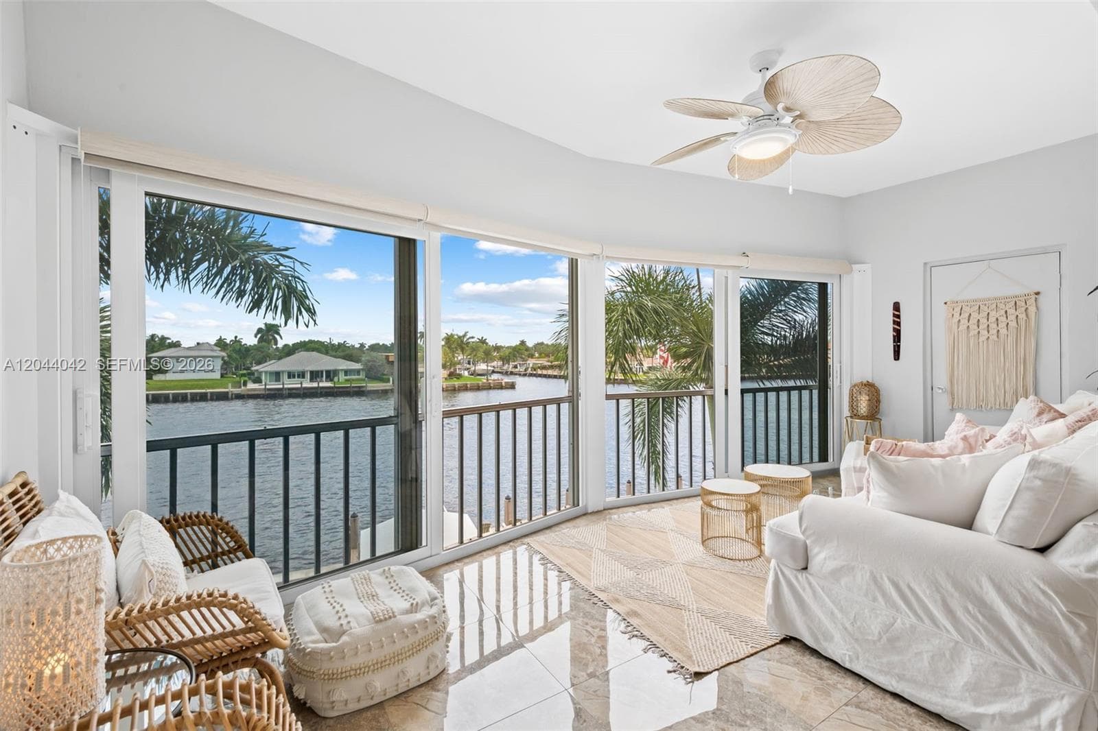 711 N Riverside Dr #302 2