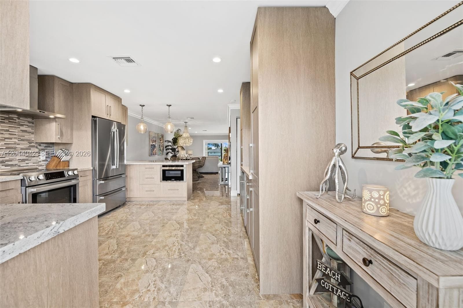 711 N Riverside Dr #302 3