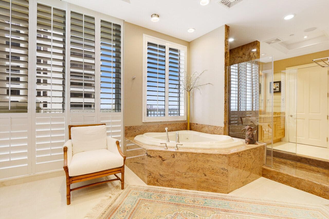 5310 N Ocean Drive 801 photo 18
