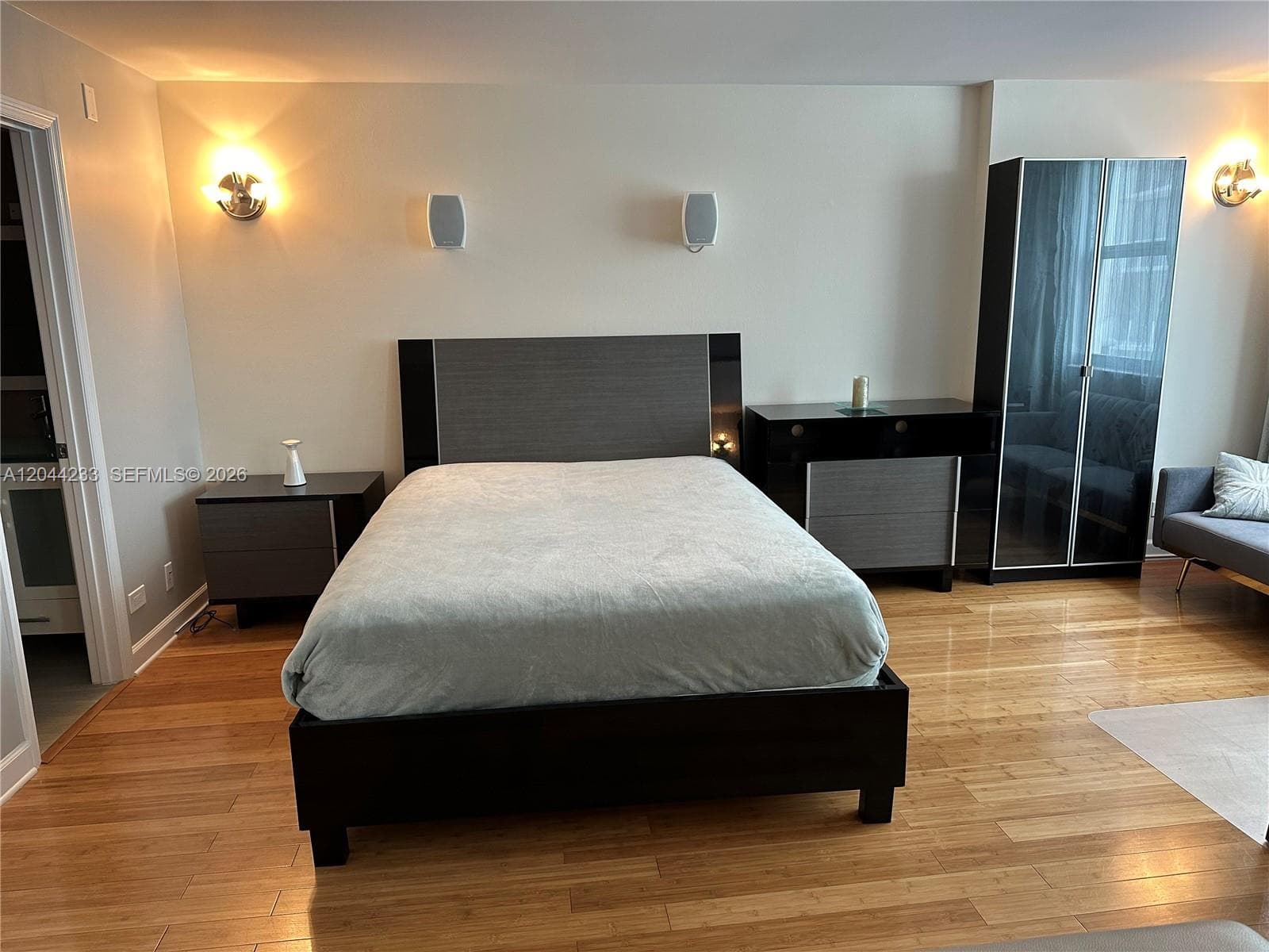 6039 Collins Ave 1205 photo 4