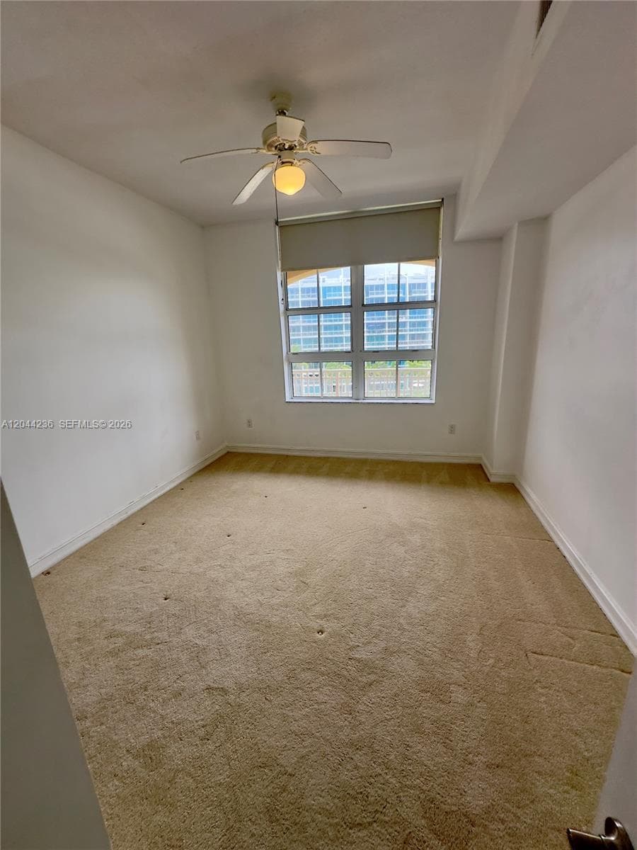 3001 NE 185th St 515 photo 18