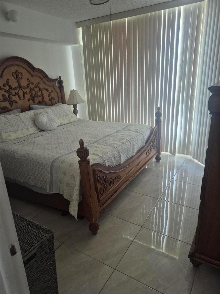 3600 Mystic Pointe Drive 1202 photo 16