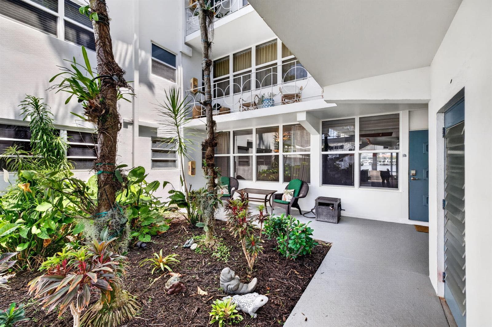 2727 Yacht Club Boulevard #1b 3