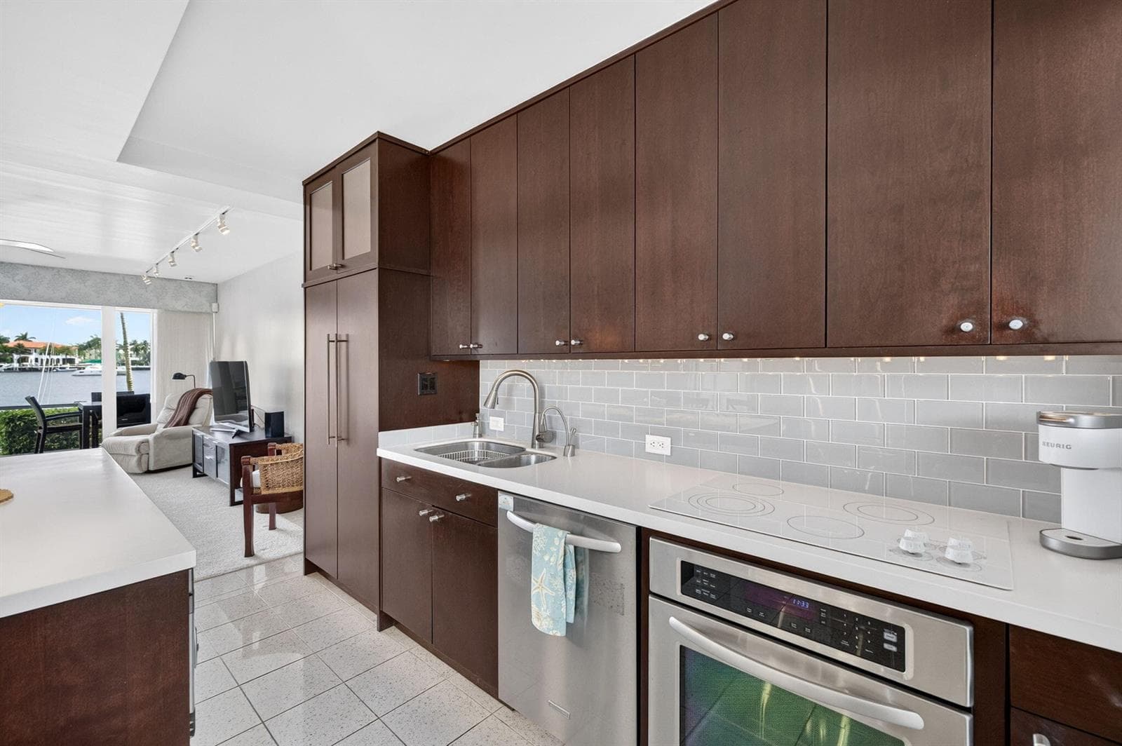 2727 Yacht Club Boulevard 1b photo 8