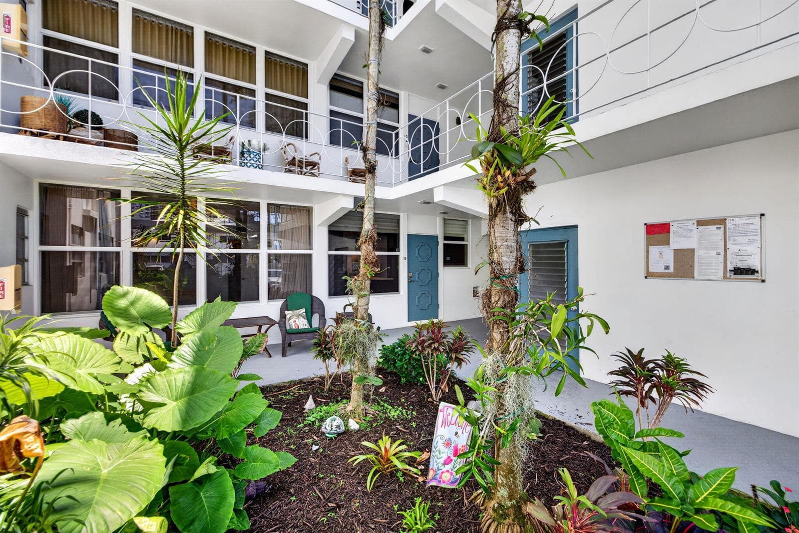 2727 Yacht Club Boulevard #1b 4