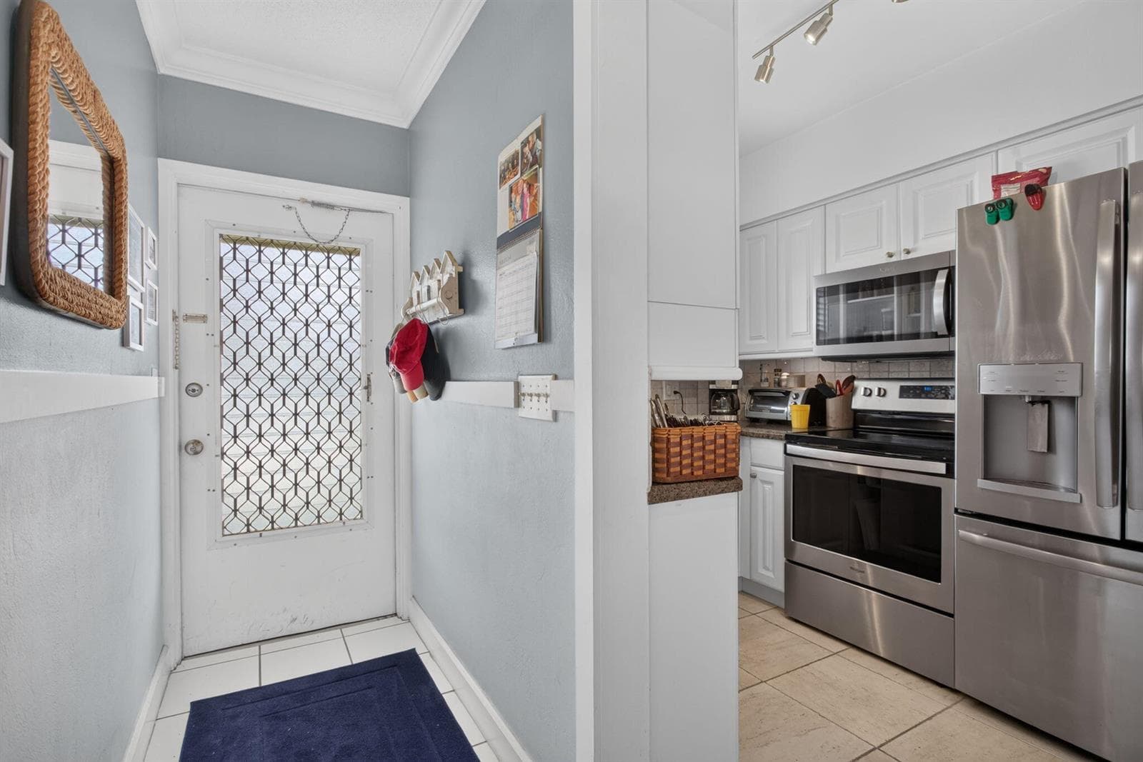 298 SE 6th Avenue #9 5