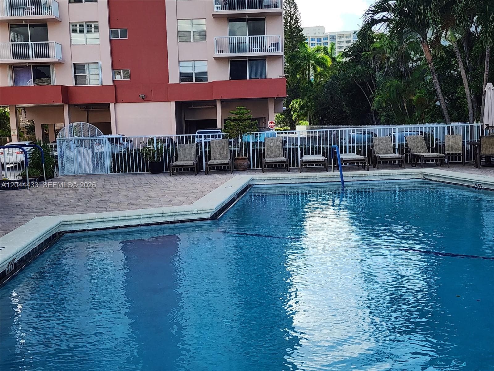 3161 S Ocean Dr 404 photo 5