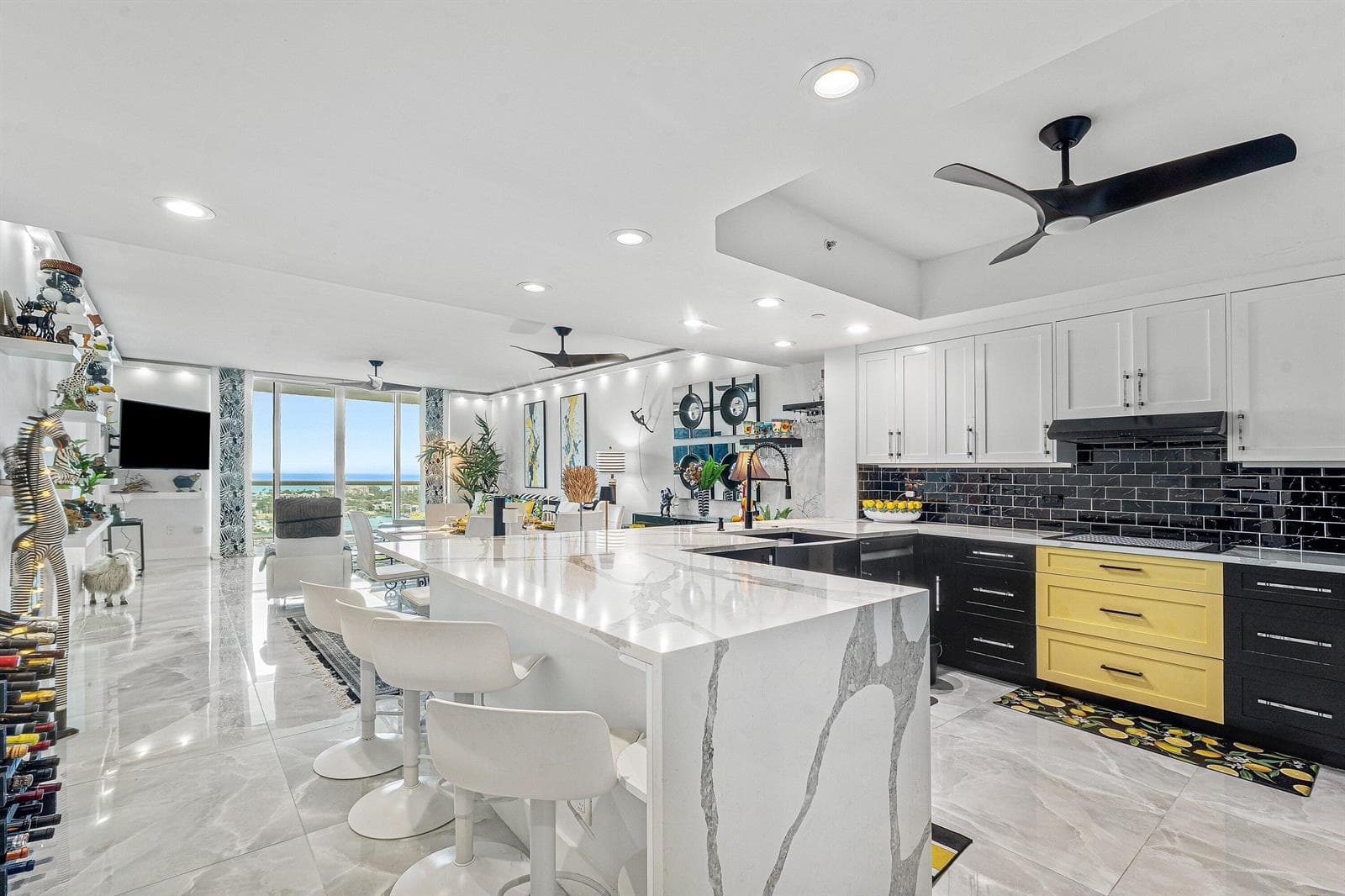 2640 Lake Shore Drive #2112 4