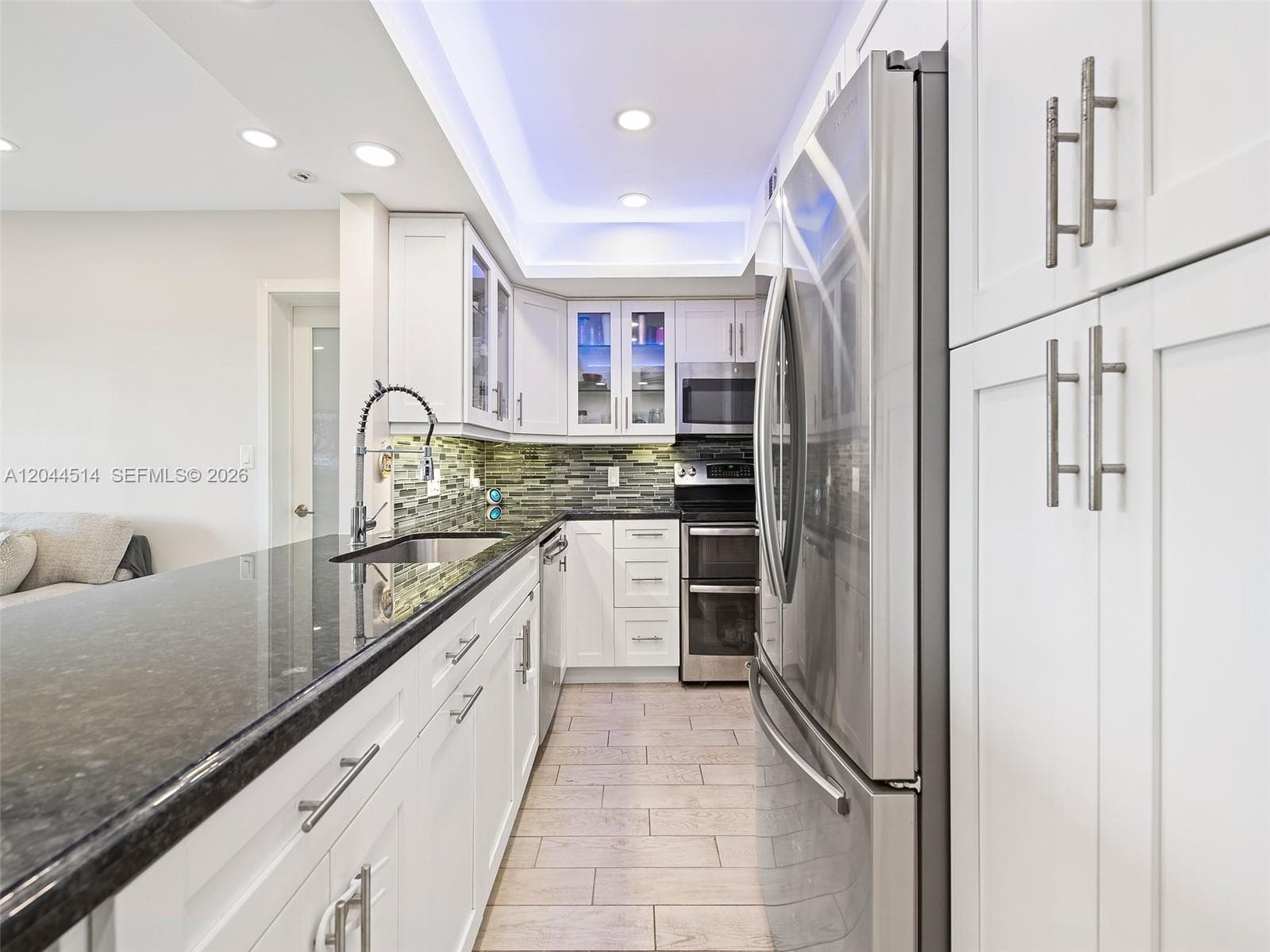 1000 River Reach Dr #516 5
