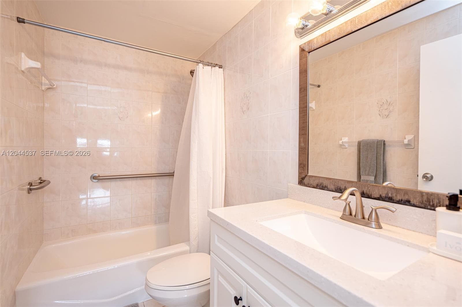 5601 Collins Ave 1517 photo 22