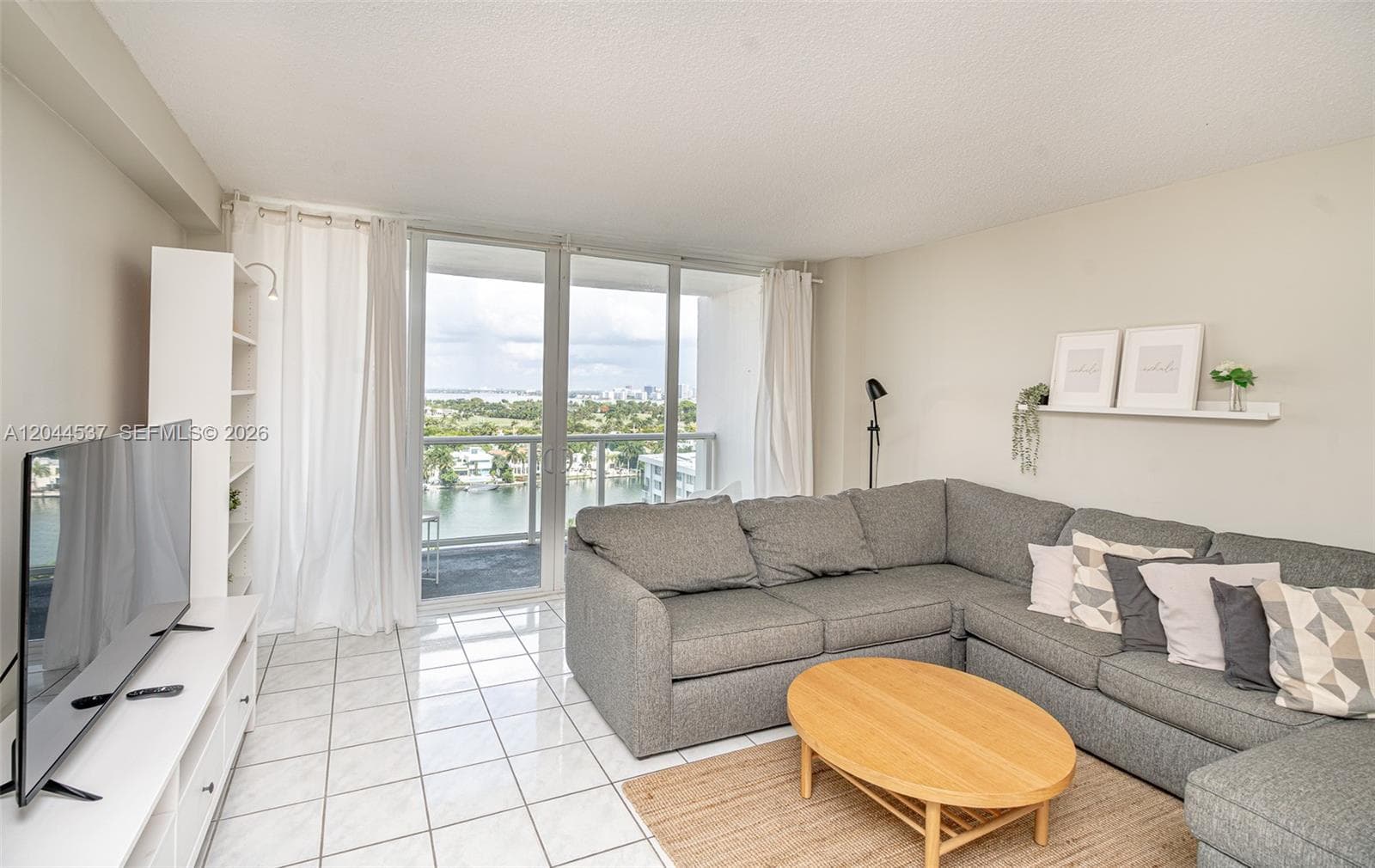 5601 Collins Ave 1517 photo 7