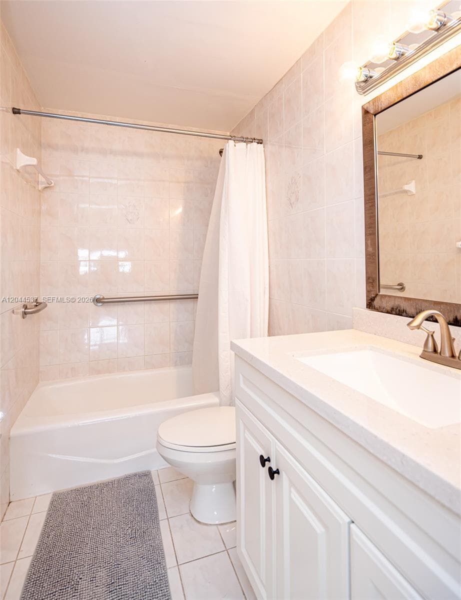 5601 Collins Ave 1517 photo 21
