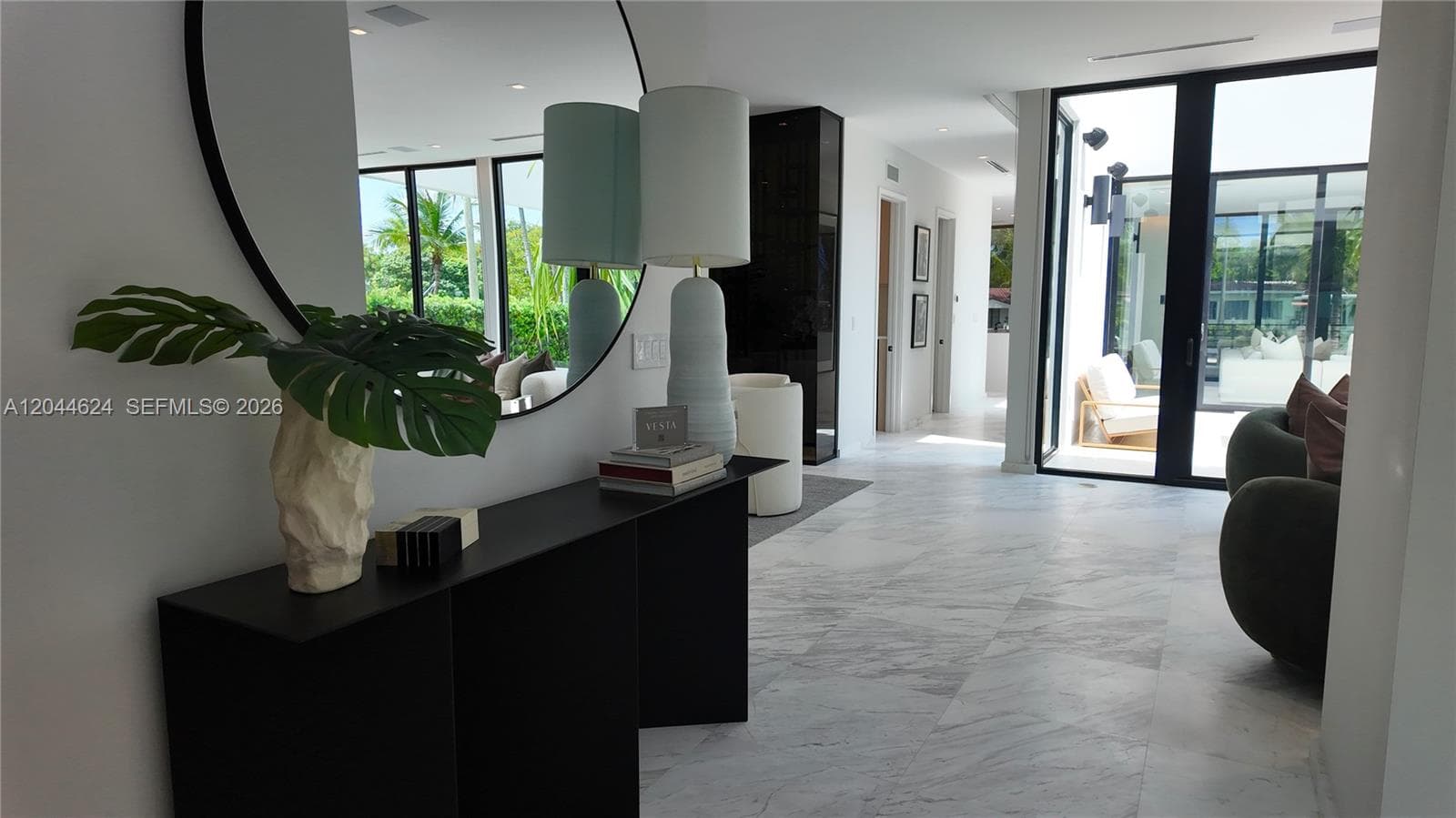 570 S Shore Dr 5