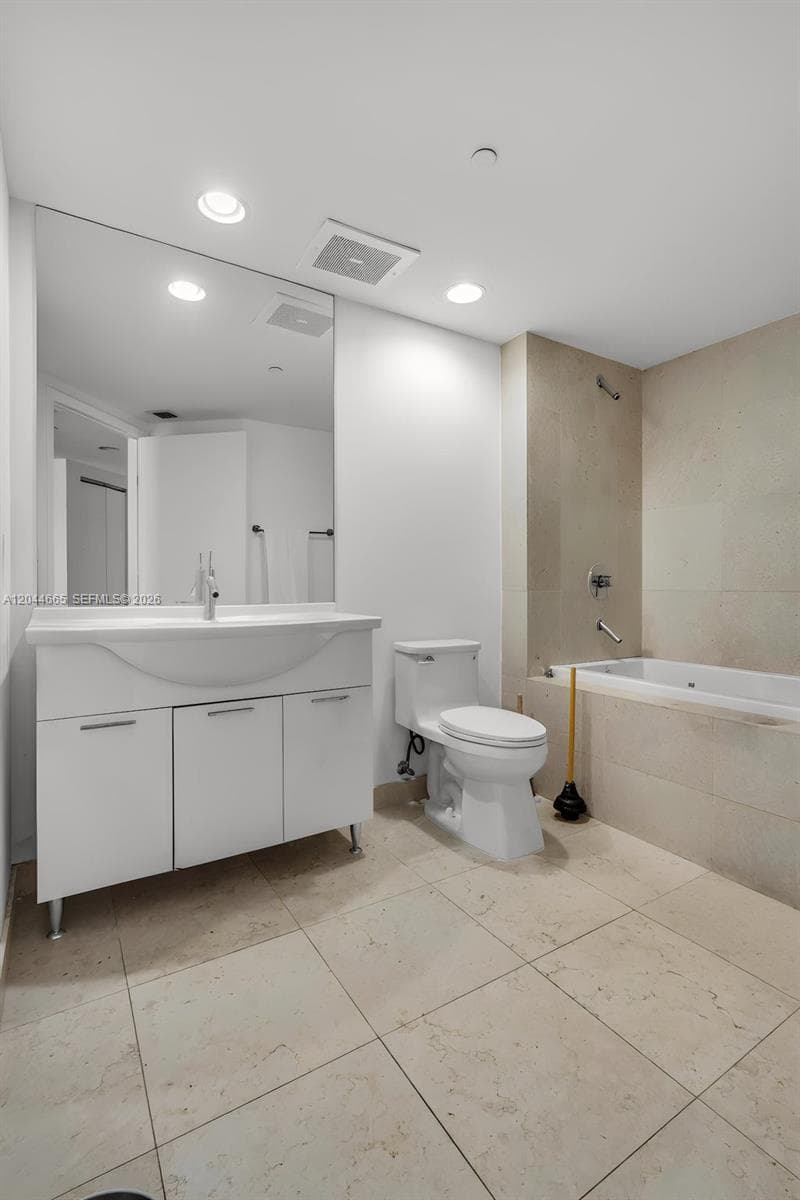 475 Brickell Ave 2508 photo 10