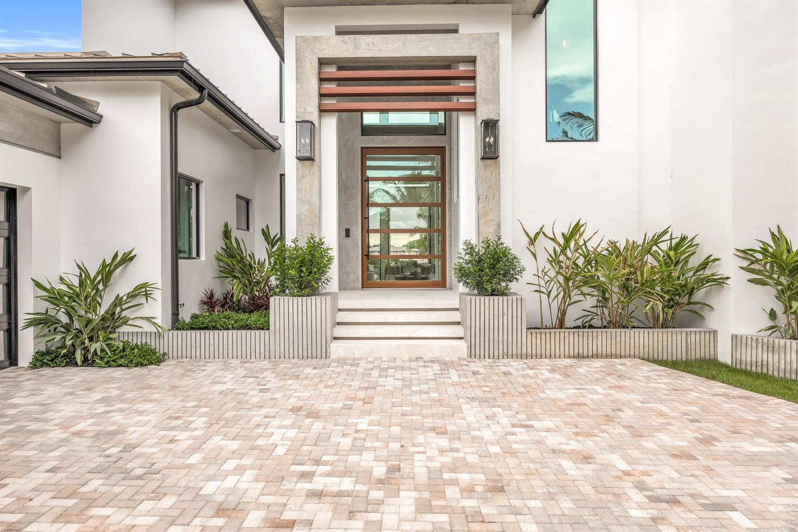 19175 W Riverside Drive 3