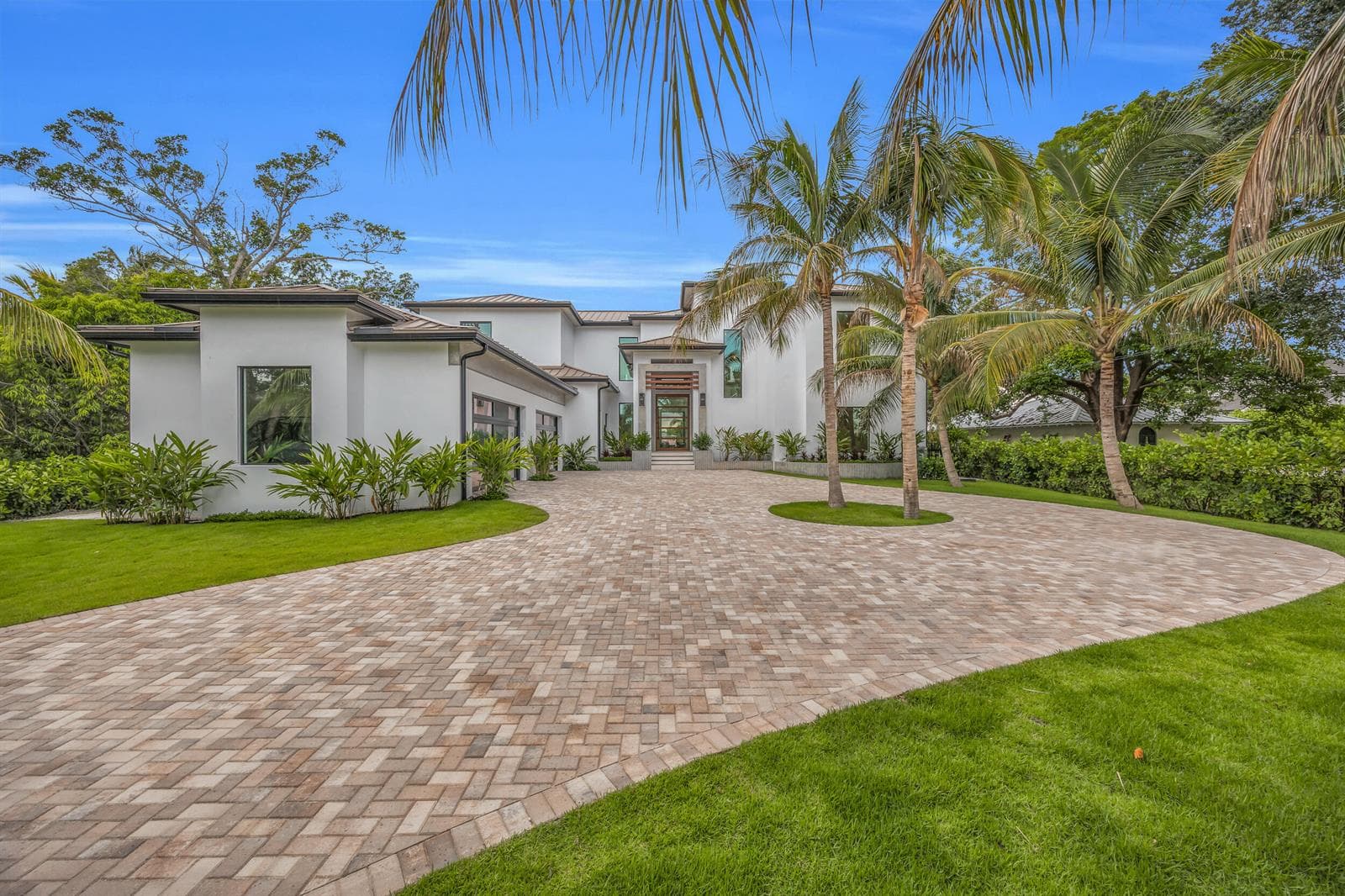 19175 W Riverside Drive 1