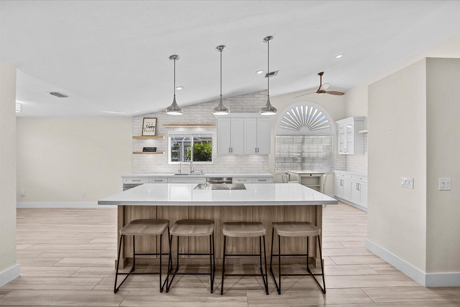 160 NE Twylite Terrace 5