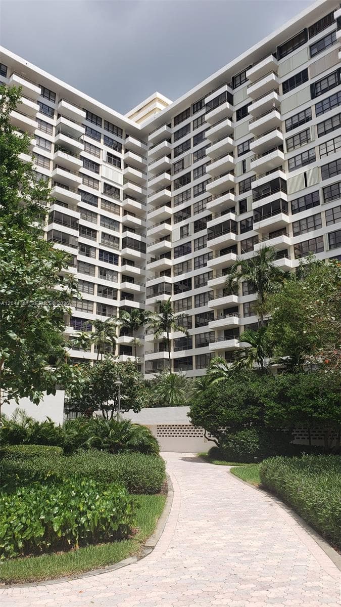600 Three Islands Blvd 1218 photo 1