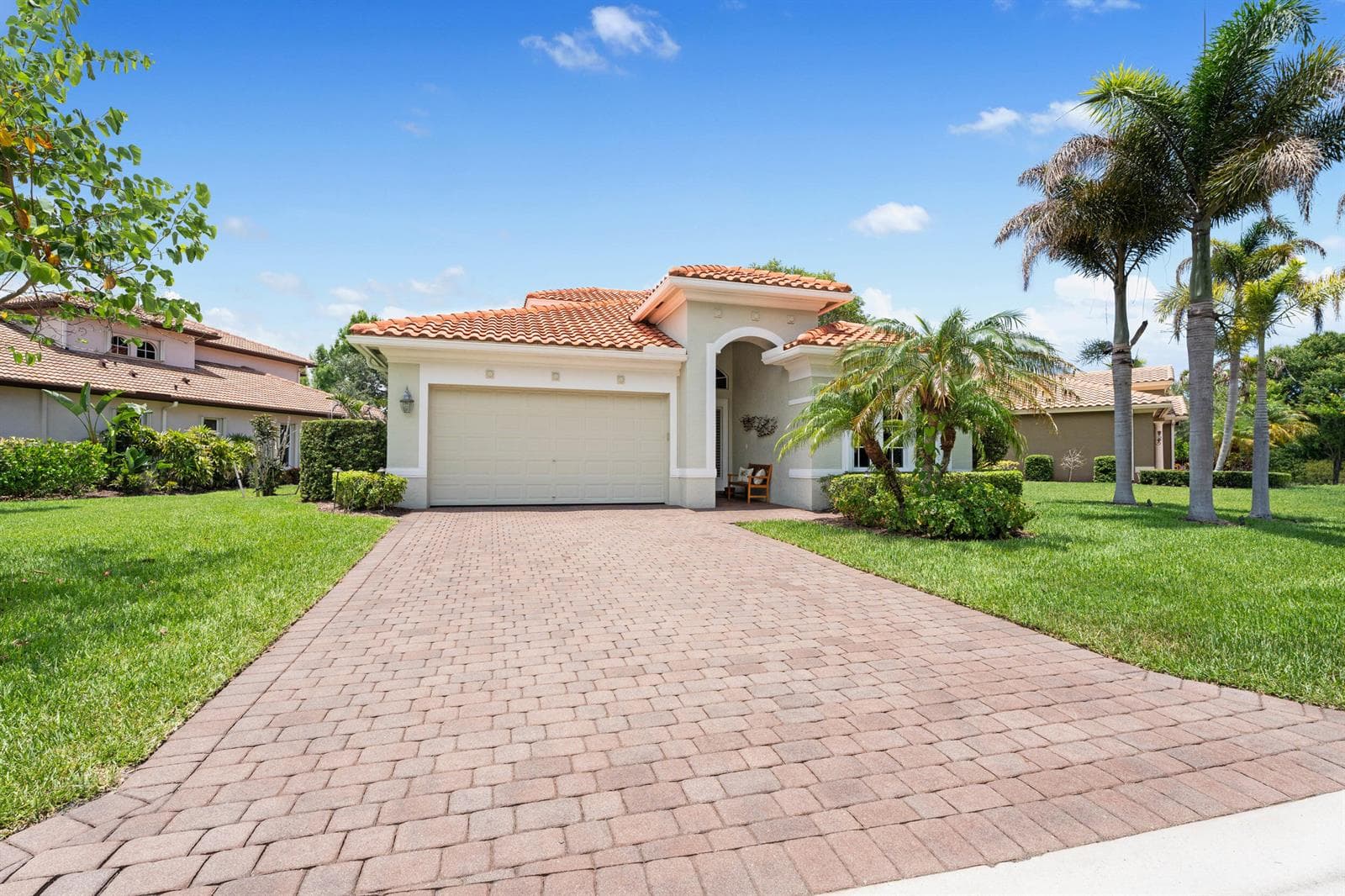 910 SW Palm Cove Drive 2