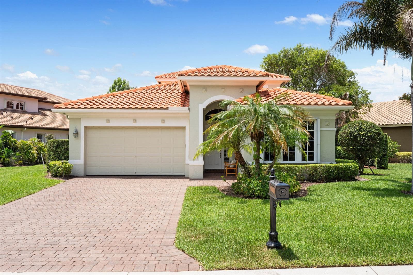910 SW Palm Cove Drive 4