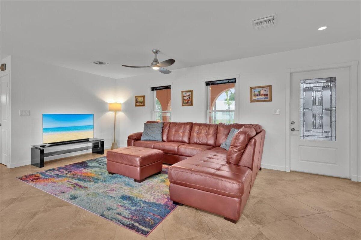 611 SE Harborview Drive photo 10