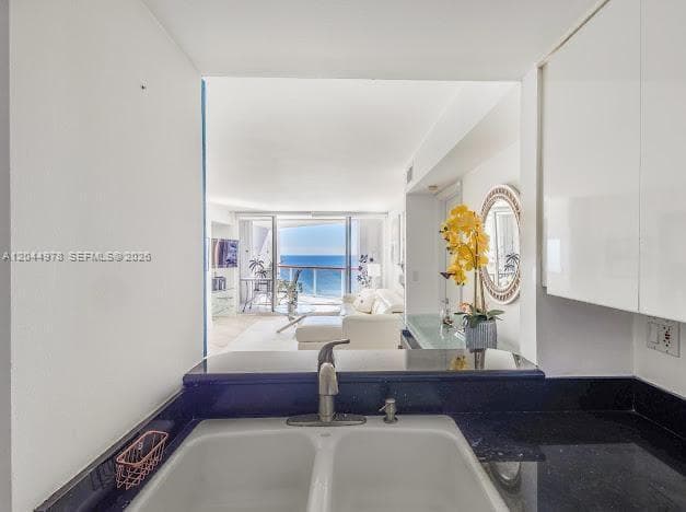 6767 Collins Ave 1608 photo 14