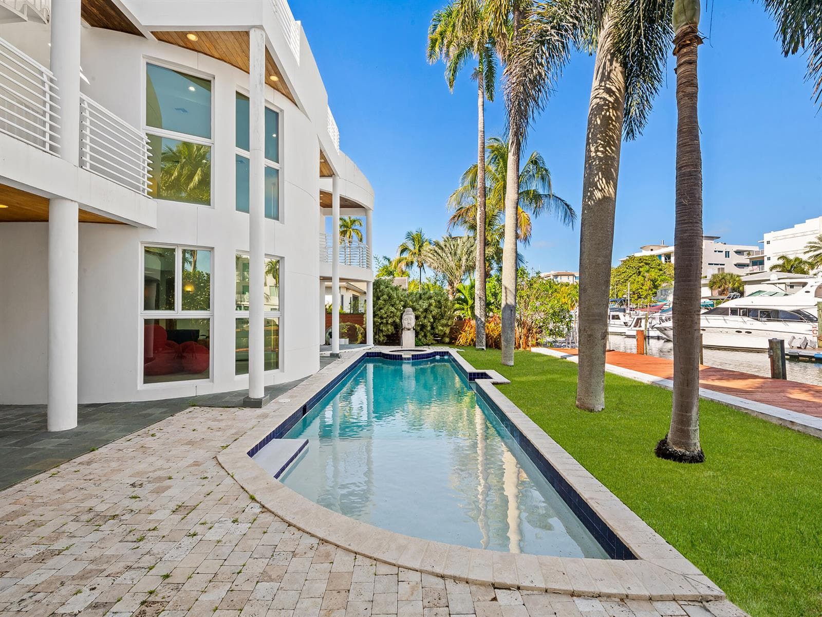 450 Victoria Terrace 4