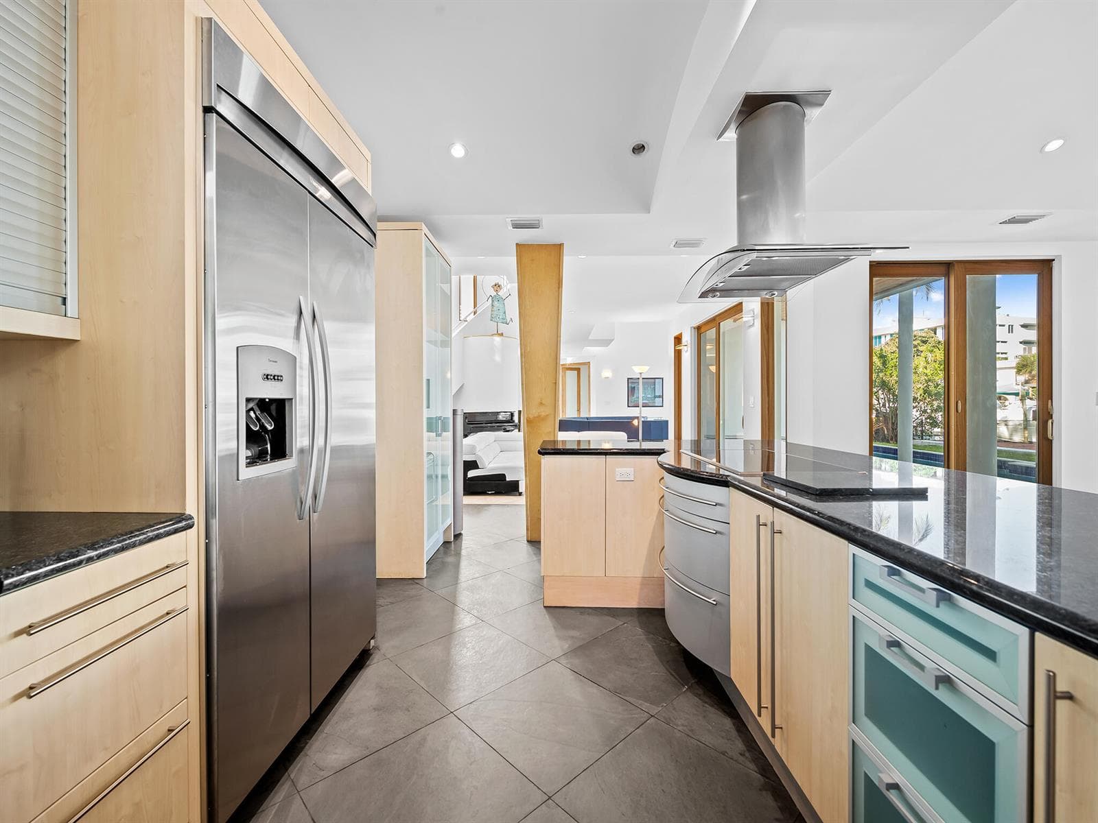 450 Victoria Terrace photo 21