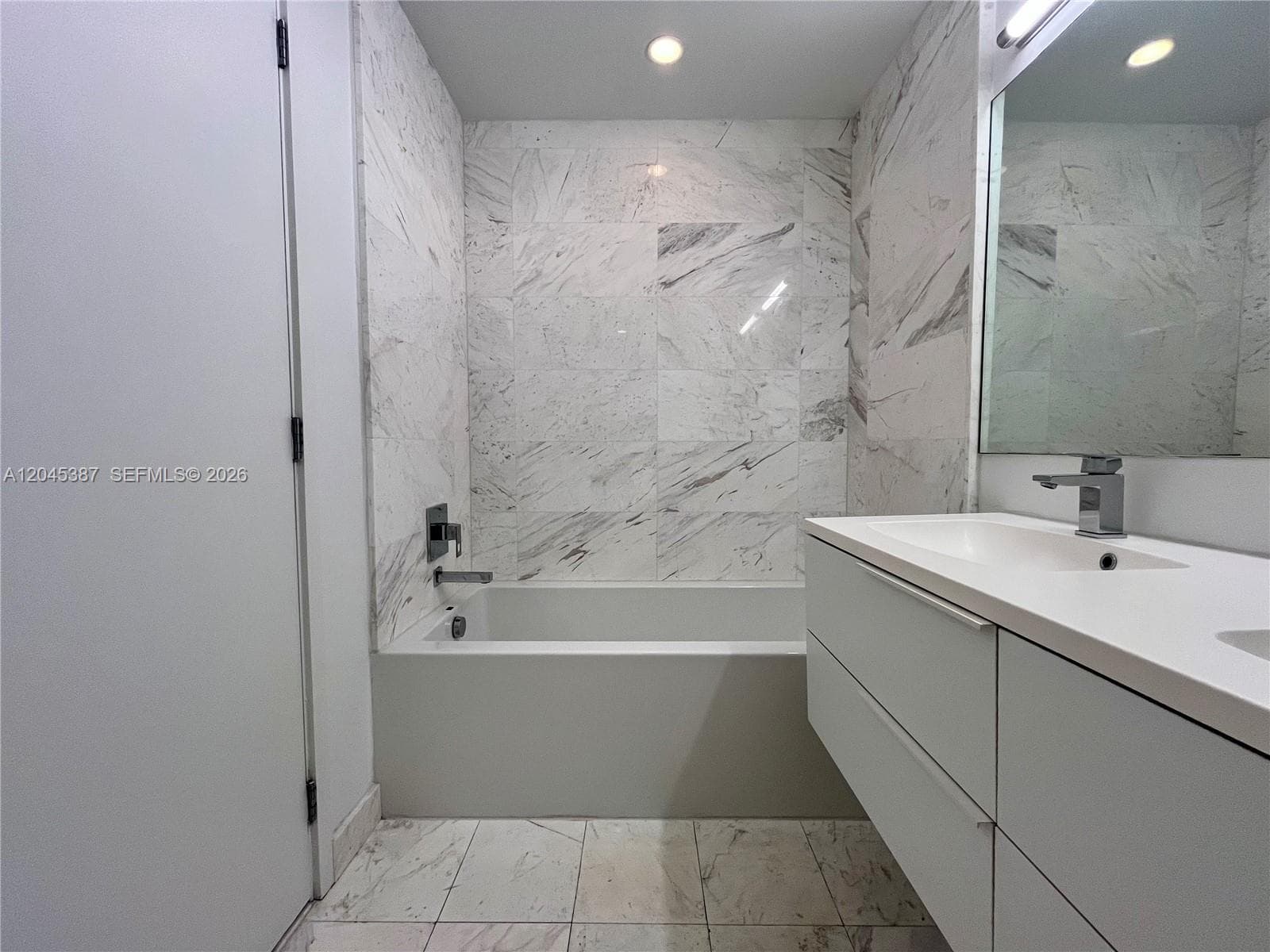 9940 W Bay Harbor Dr 3B-N photo 9