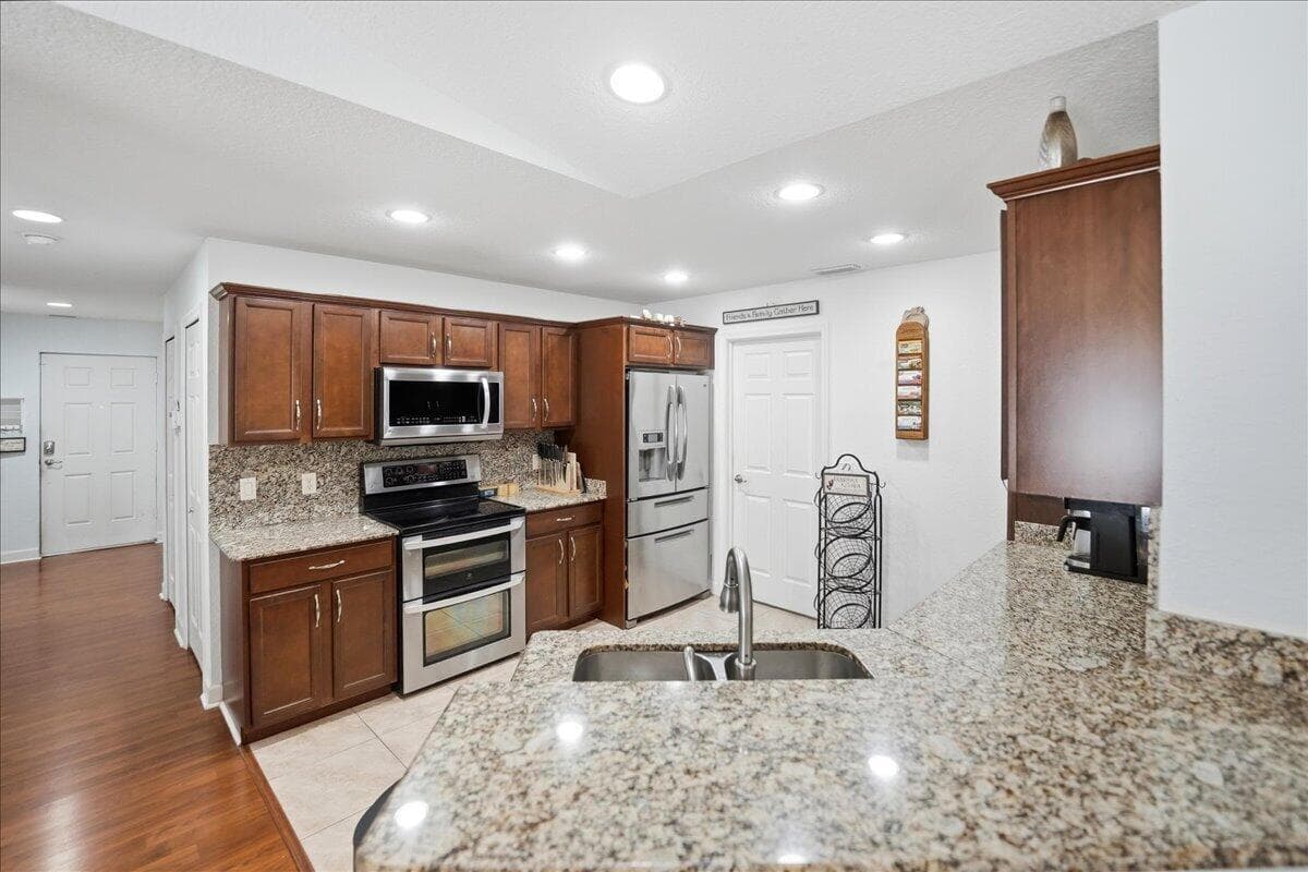130 Mediterranean Boulevard N photo 9