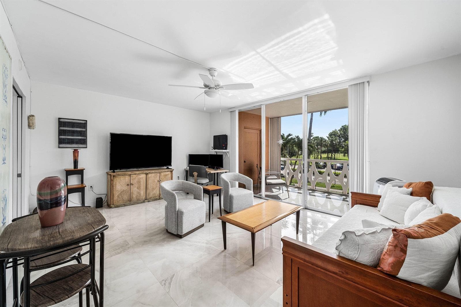 15 S Golfview Road 206 photo 5