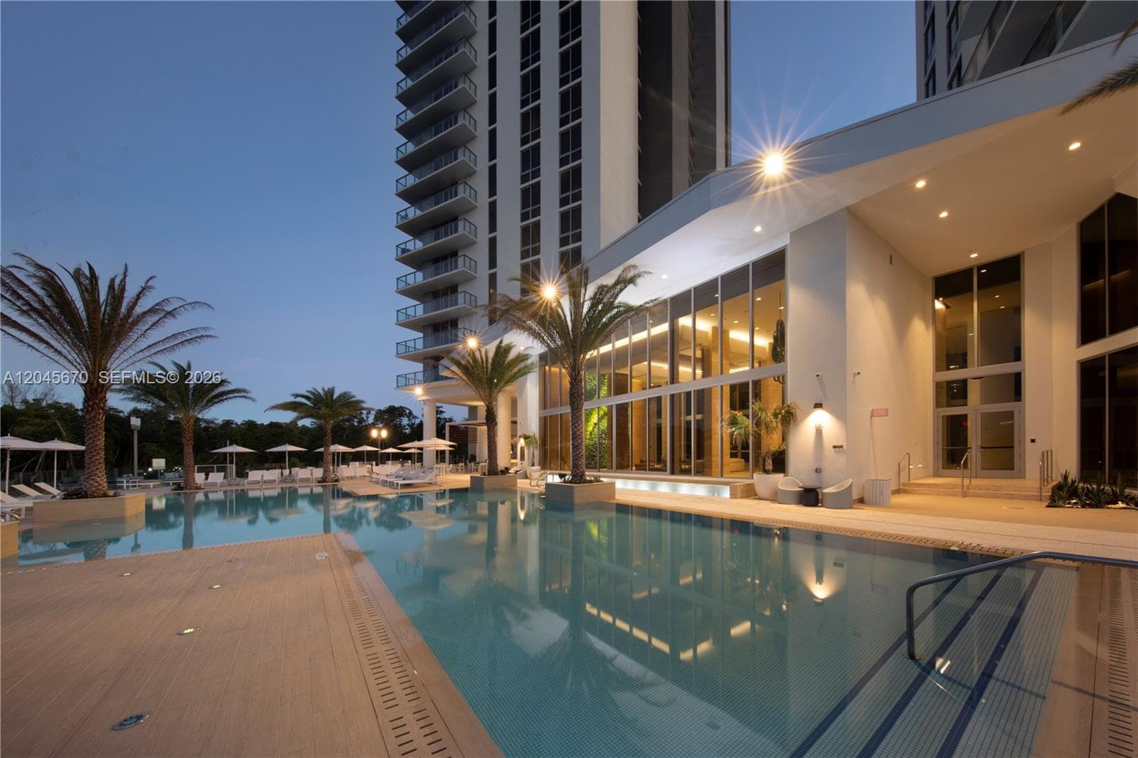 16385 Biscayne Blvd 2601 photo 5