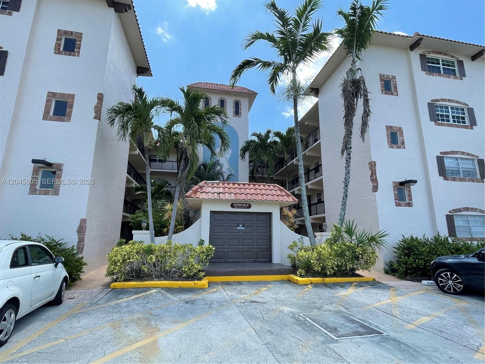 610 Tennis Club Dr 104 photo 1