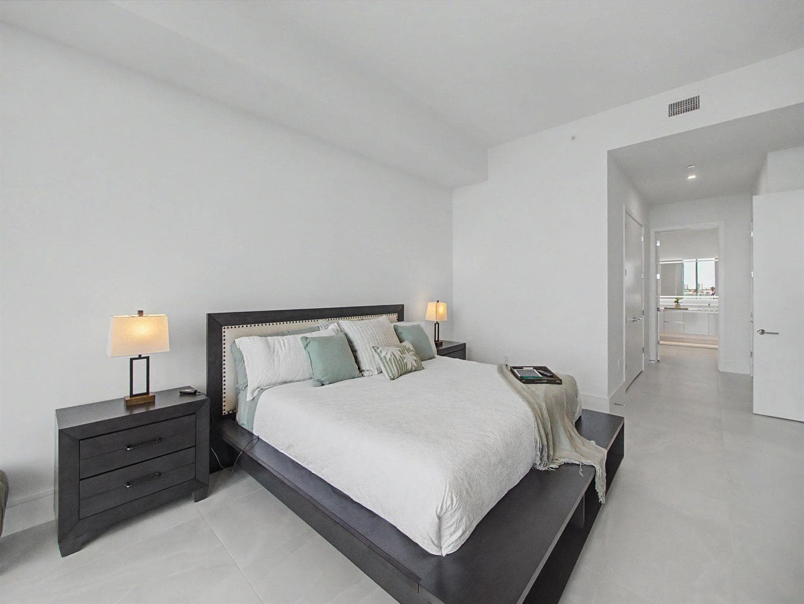 220 Lake Shore Drive 621 photo 13