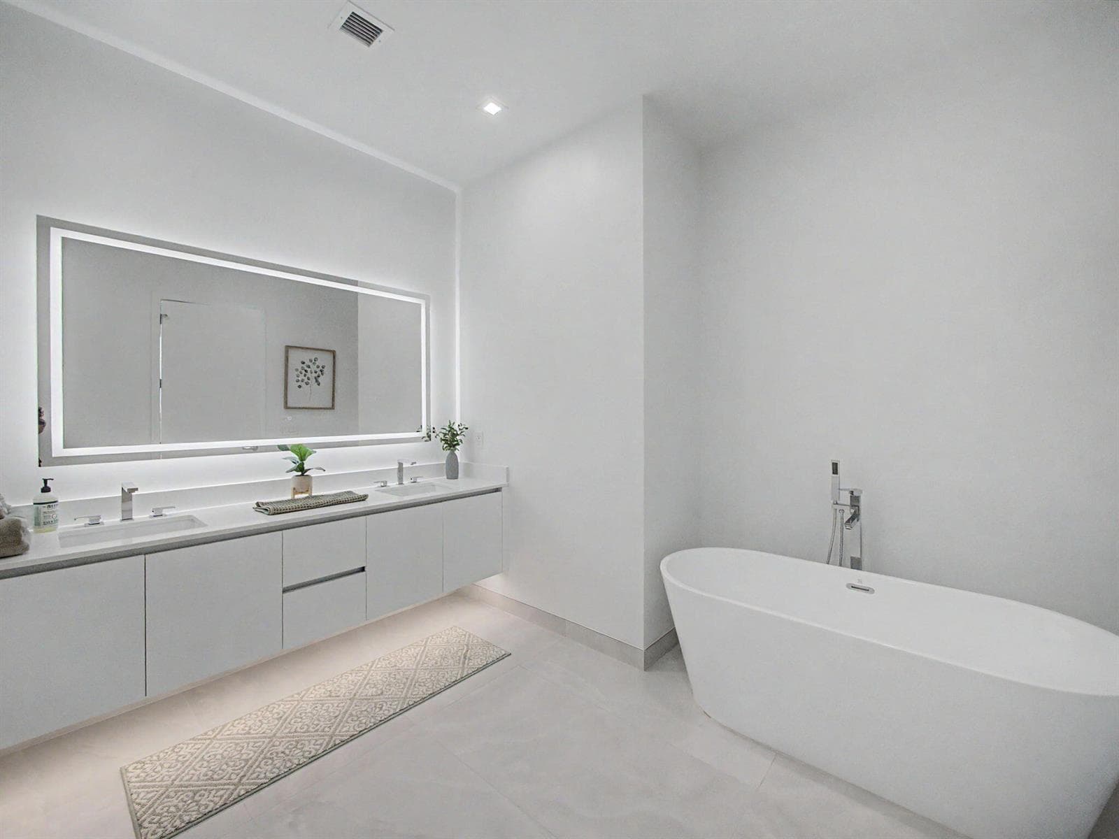 220 Lake Shore Drive 621 photo 14