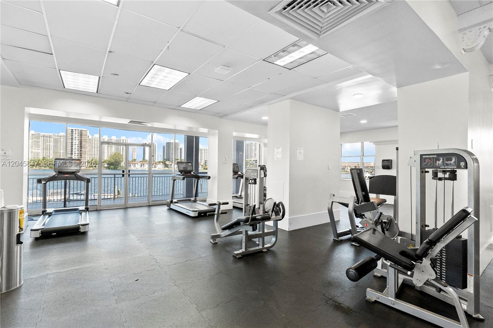 18071 Biscayne Blvd 1404 photo 17