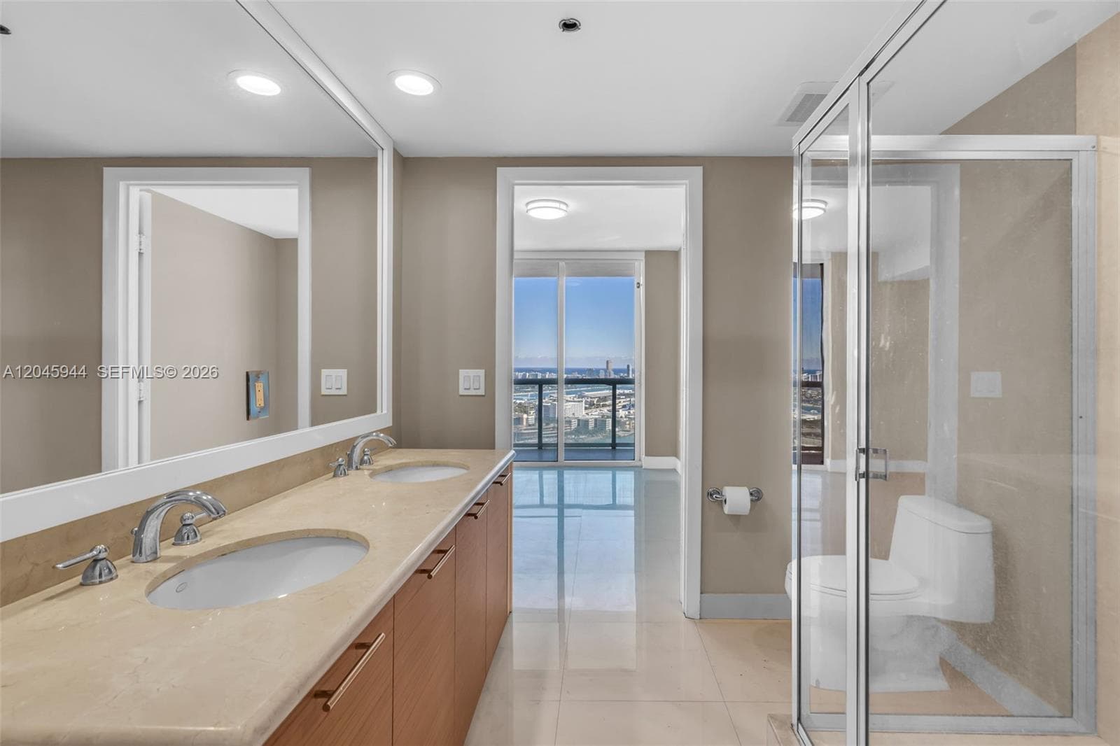 50 Biscayne Blvd 4208 photo 23