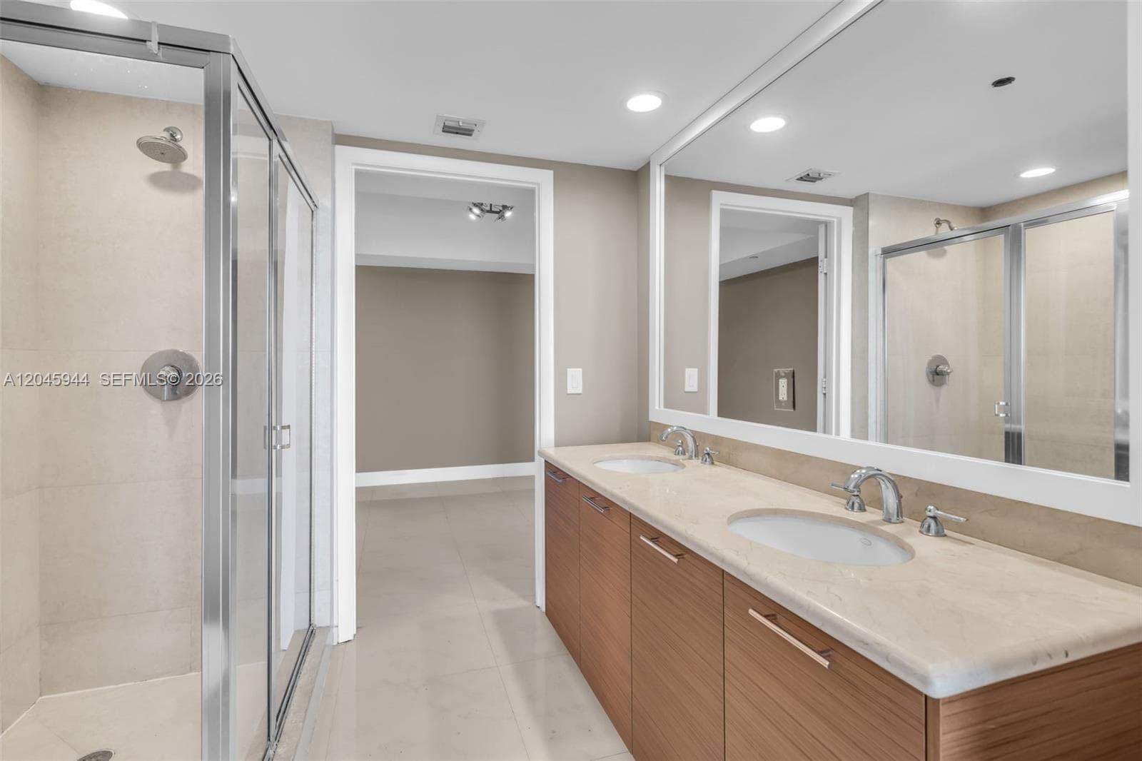 50 Biscayne Blvd 4208 photo 22