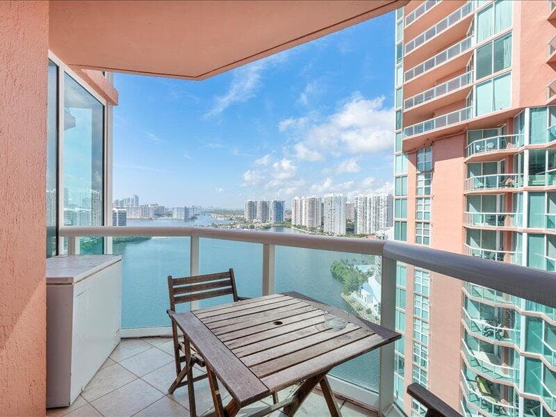3370 SW Hidden Bay Drive 2409 photo 12