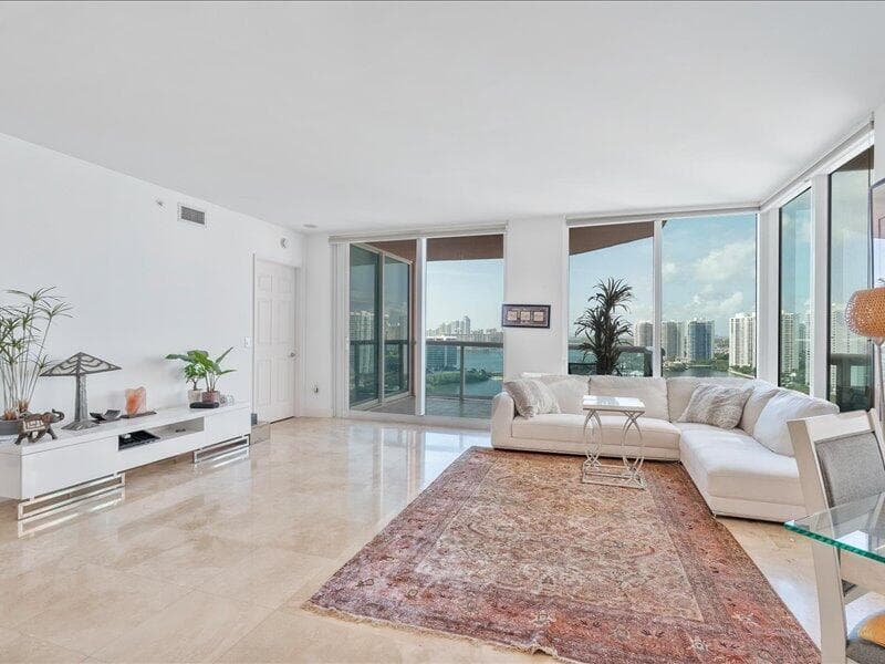 3370 SW Hidden Bay Drive 2409 photo 4