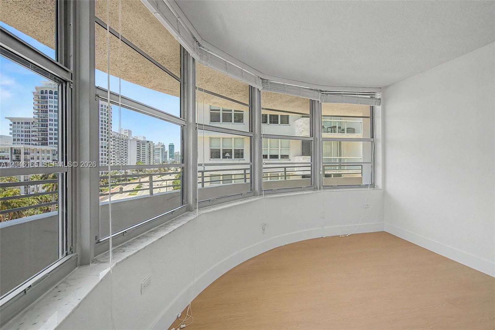 5555 Collins Ave 7B photo 17