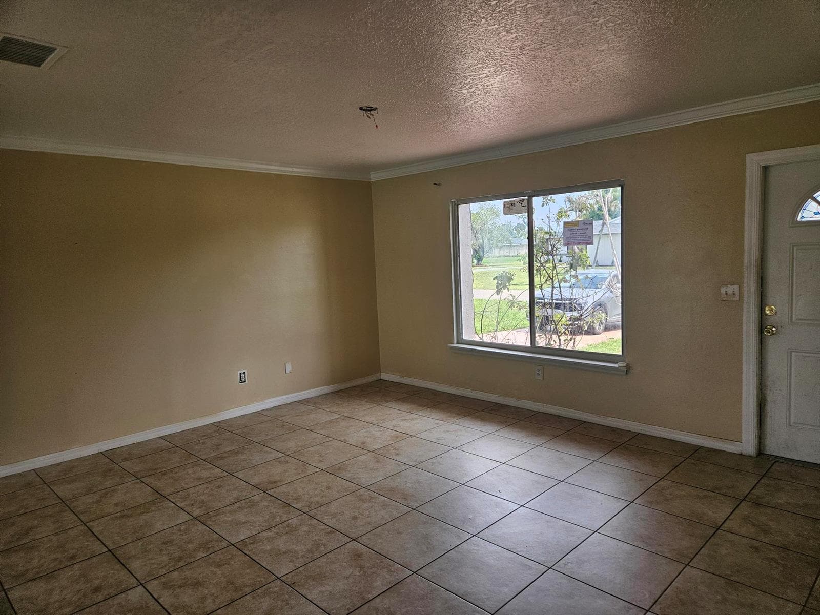 252 SW Cherryhill Road photo 3