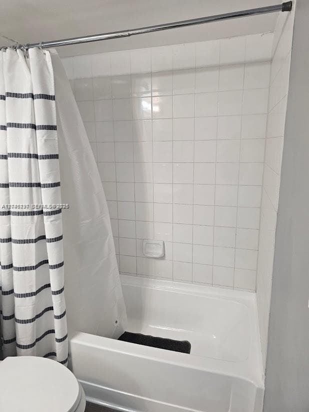 7601 E Treasure Dr 811 photo 15
