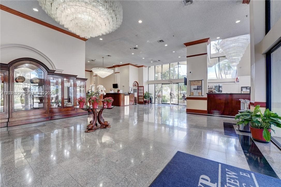 7601 E Treasure Dr 811 photo 25