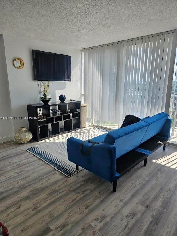 7601 E Treasure Dr 811 photo 10