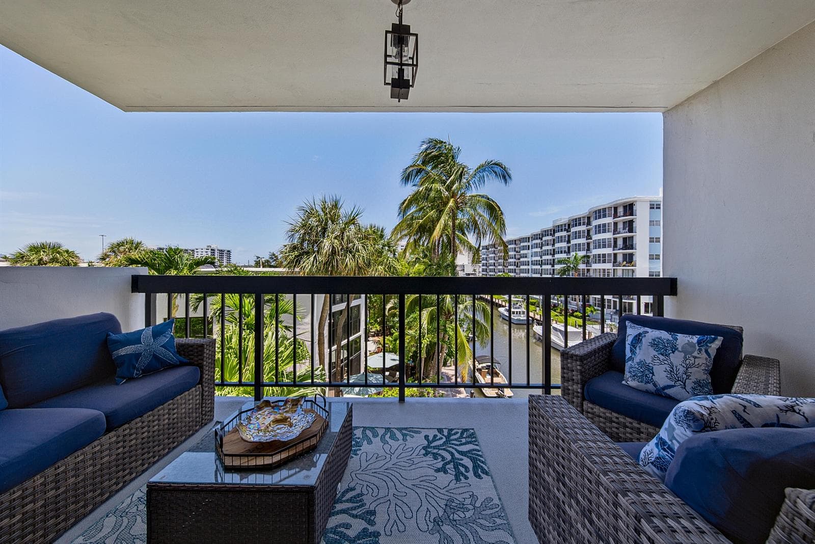 4800 Bayview Drive #402 2