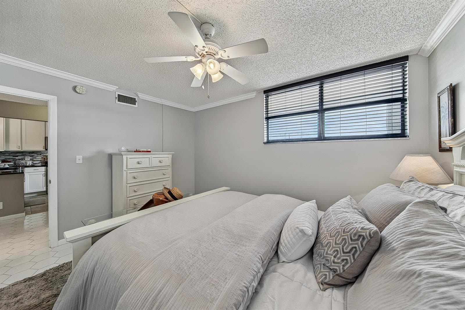 4800 Bayview Drive 402 photo 11